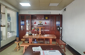 J9游戏钢材有限公司宽敞办公室